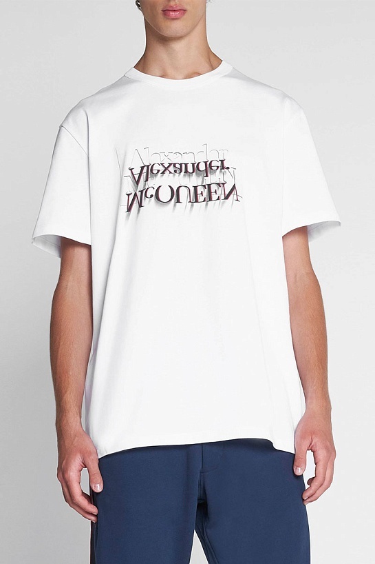 Белая футболка Alexander McQueen reversed logo