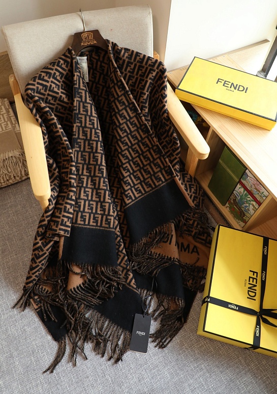 Шарф Fendi Roma premium 140x140 см