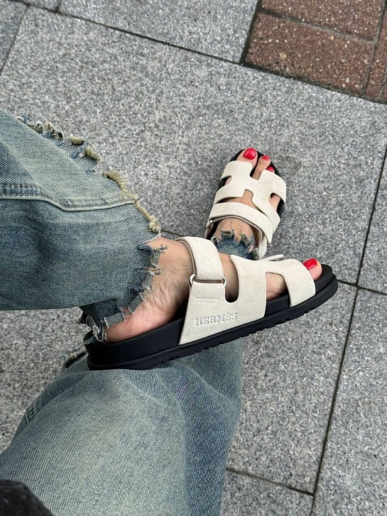 Женские замшевые сандалии Hermes Chypre - Beige