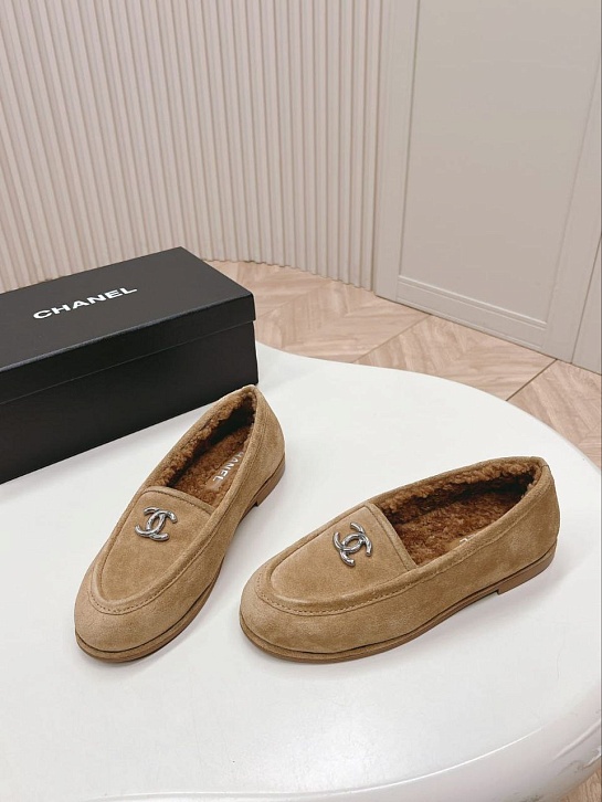 Женские замшевые лоферы с мехом Chanel Premium - Chestnut