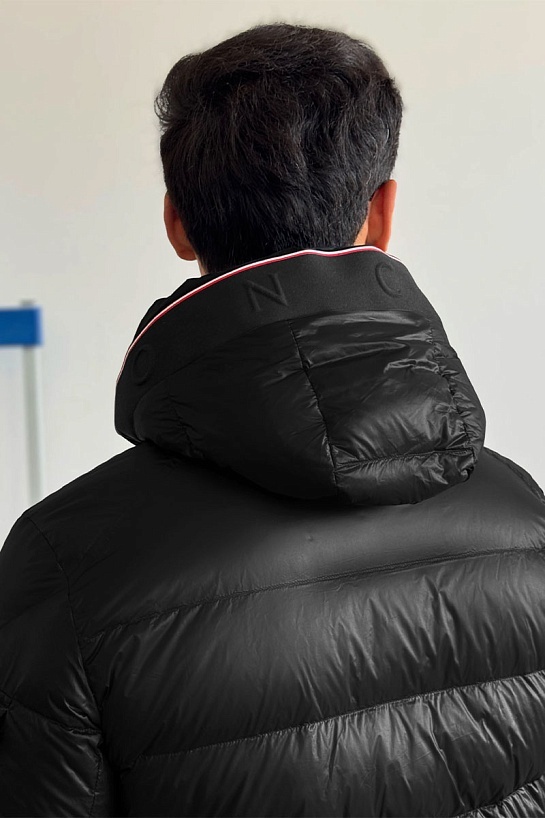 Мужской чёрный пуховик Moncler Pavin