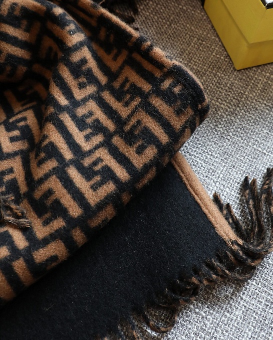 Шарф Fendi Roma premium 140x140 см