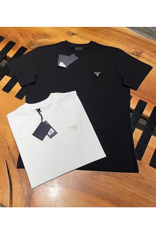Мужская чёрная футболка Prada