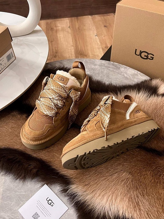 Женские ботинки с мехом UGG Lowmel - Chestnut