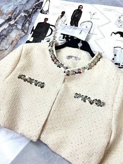 Белый женский костюм тройка Chanel   