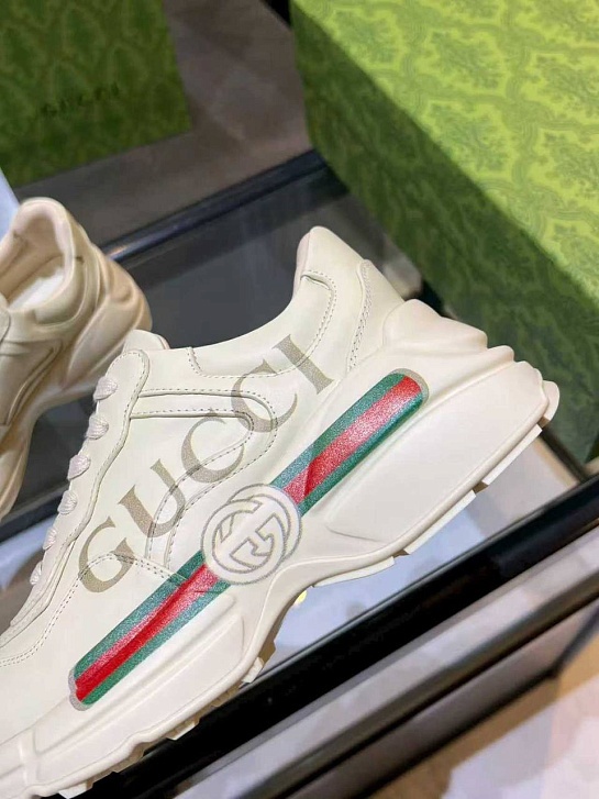 Женские кожаные кроссовки Gucci Rhyton premium