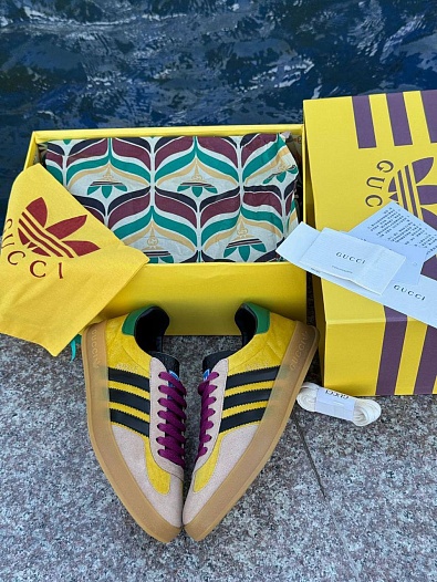 Женские кроссовки Gucci x Adidas Gazelle Collaboration - Beige   