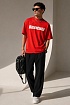 Красная оверсайз футболка Balenciaga с рваной отделкой