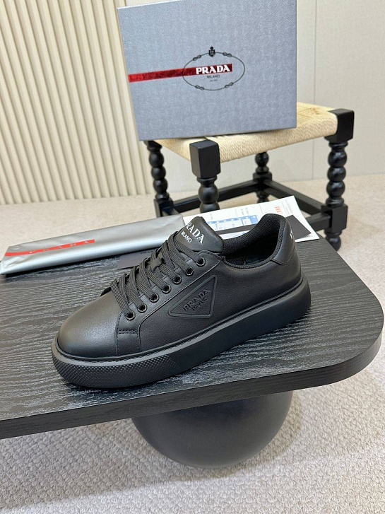 Мужские кожаные кроссовки Prada 