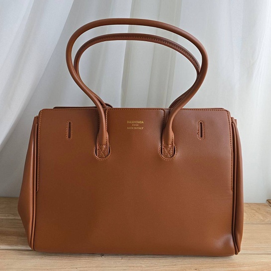 Кожаная сумка Balenciaga Carry All 37x26 см