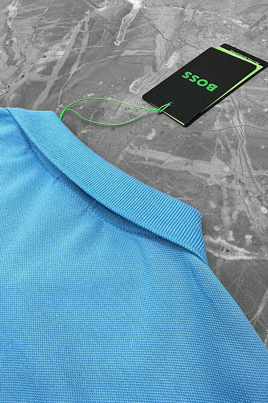 Мужское поло Hugo Boss голубого цвета