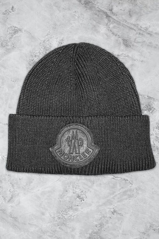 Мужская шапка серого цвета Moncler logo-patch