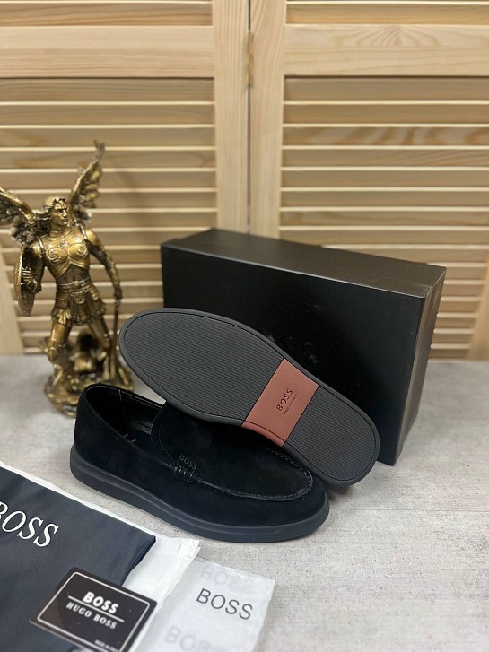 Замшевые лоферы Hugo Boss чёрного цвета