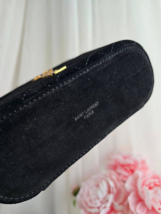 Замшевая сумка Yves Saint Laurent Gaby Vanity 17x12 см