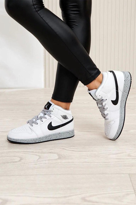 Женские кроссовки Nike Dunk High - White