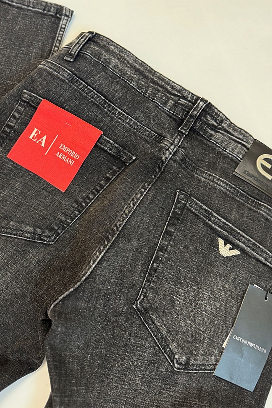 Мужские чёрные джинсы Emporio Armani logo-plaque