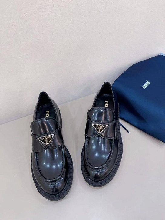 Женские кожаные лоферы Prada Premium - Black