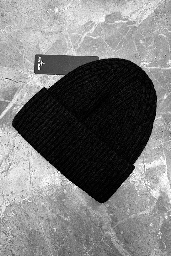 Шапка чёрного цвета Stone Island compass badge