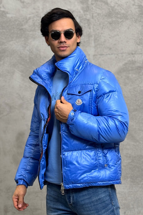 Пуховик голубого цвета Moncler Montbeliard