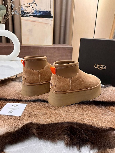 Женские ботинки с мехомм UGG Deeper - Chestnut