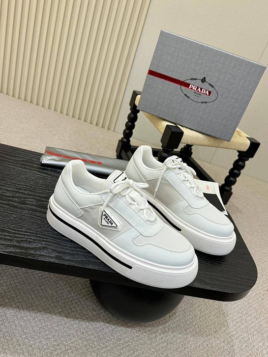Комбинированные кроссовки Prada logo-plaque - White