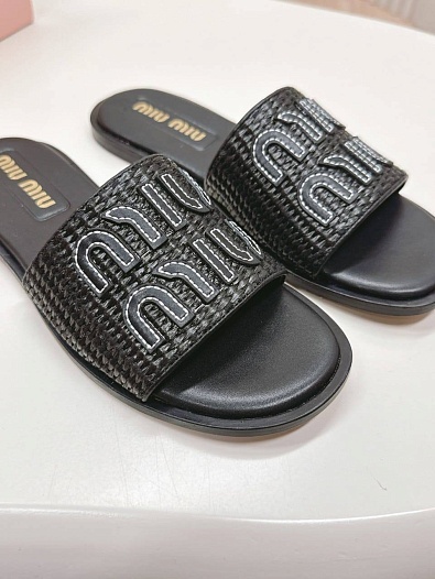 Женские шлёпанцы MIU MIU чёрного цвета   