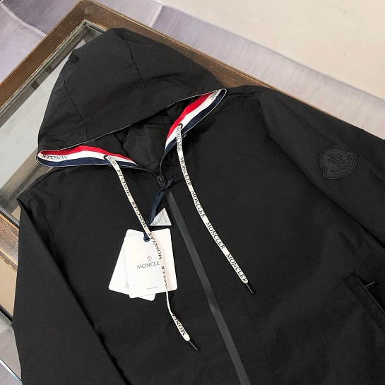 Чёрная ветровка Moncler Carles logo-patch