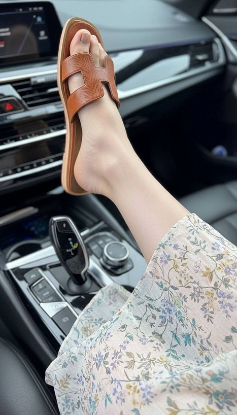 Женские кожаные шлёпанцы Hermes Oran