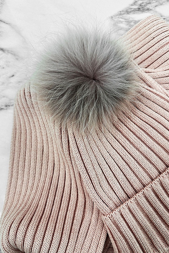 Комплект из шапки и шарфа персикового цвета Moncler logo-patch