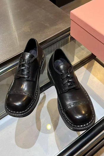 Женские кожаные ботинки дерби MIU MIU   