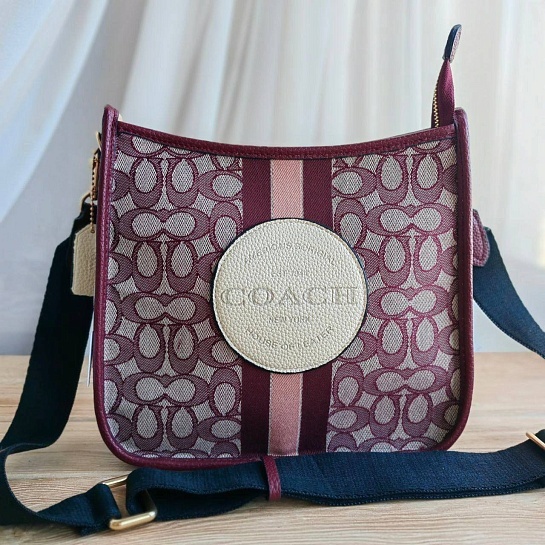 Женская сумка Coach Dempsey File Bagwith Stripe And Coach Patch 25x25 см (3 расцветки)