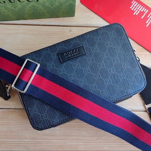 Мужская сумка Gucci на плечо с узором GG Supreme 22x14 см   