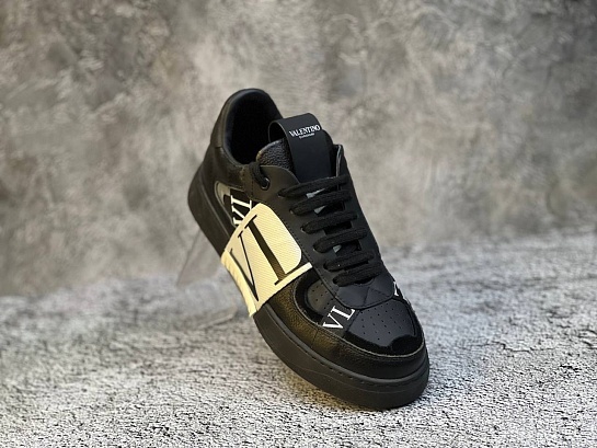 Женские кожаные кроссовки Valentino Gavani