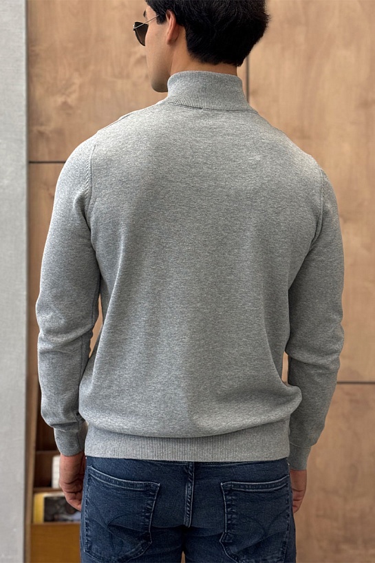 Мужской джемпер Hugo Boss серого цвета