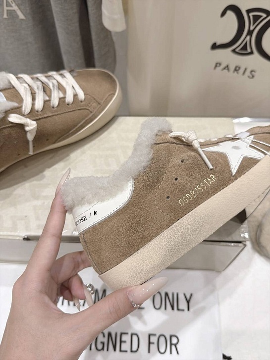 Женские замшевые кроссовки с мехом Golden Goose Ball Star premium