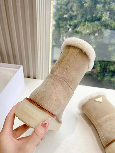 Женские замшевые ботинки с мехом Prada Suede Premium   