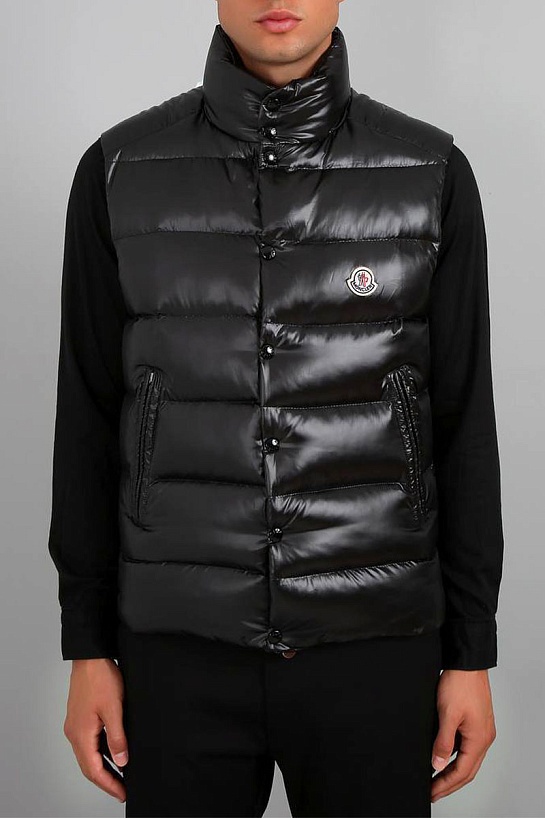 Пуховой жилет чёрного цвета Moncler logo-patch