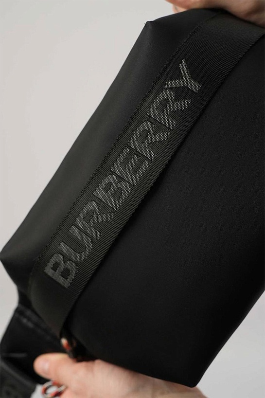 Нейлоновая сумка на пояс Burberry ECONYL Sonny 30х16 см
