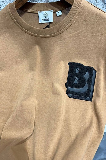 Бежевая оверсайз футболка Burberry Letter Graphic   