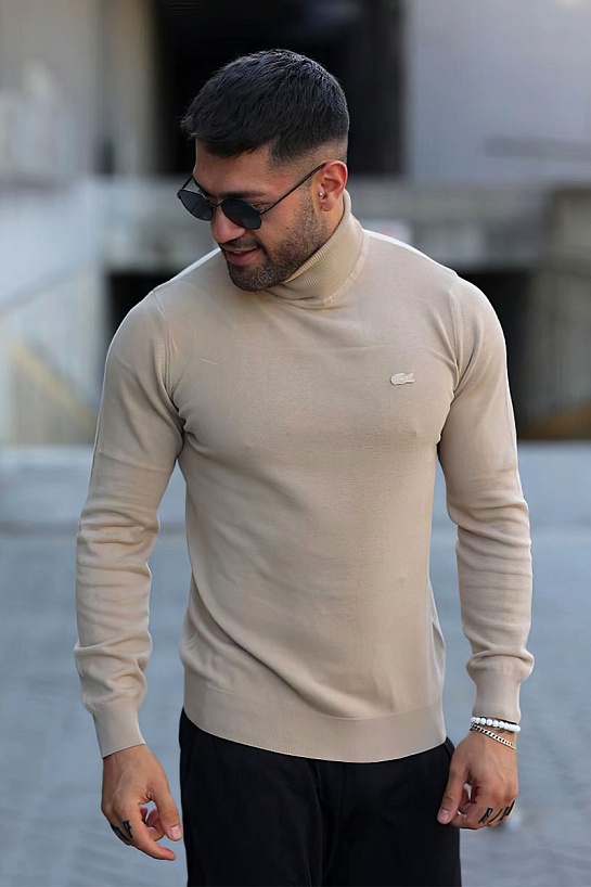 Мужская бежевая водолазка Lacoste logo-patch