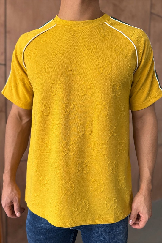 Жёлтая оверсайз футболка Gucci logo all-over embossed