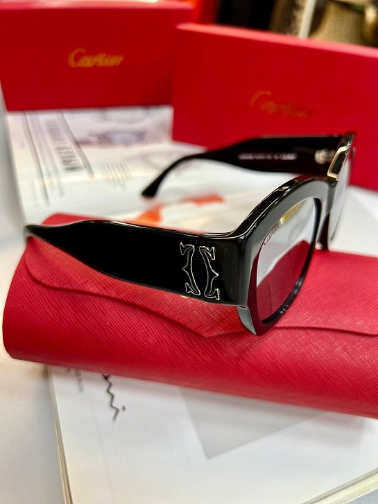 Солнцезащитные очки Cartier с зеркальными линзами