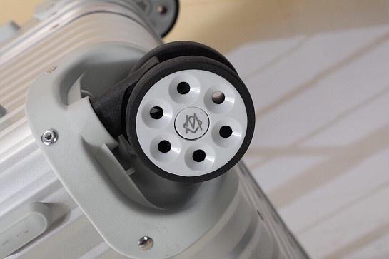 Чемодан Rimowa Aluminum Trunk Premium 77x42x36 см