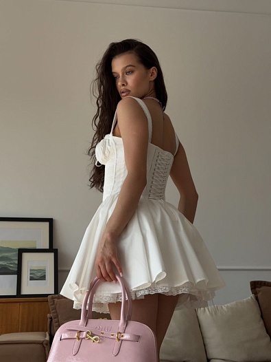 Белое женское платье MIU MIU   