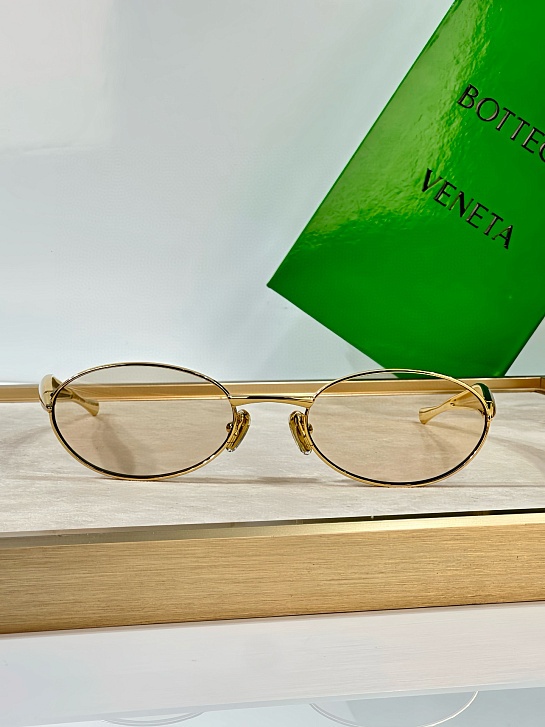 Солнцезащитные очки Bottega Veneta Sardine Oval