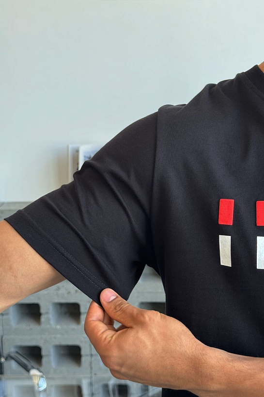 Мужская чёрная футболка Hugo Boss