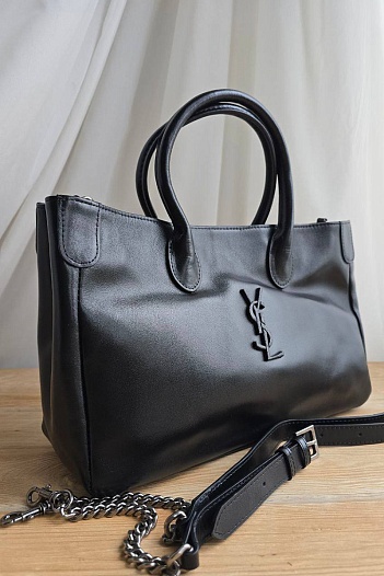 Женская чёрная сумка Yves Saint Laurent 39x23 см   