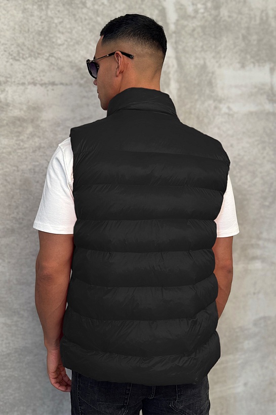 Мужской жилет Moncler чёрного цвета