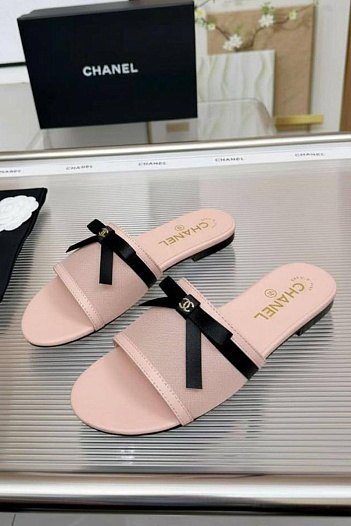Женские кожаные шлёпанцы Chanel premium   