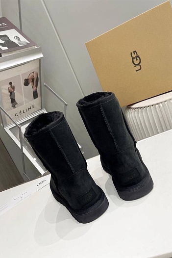 Мужские чёрные ботинки UGG Classic   